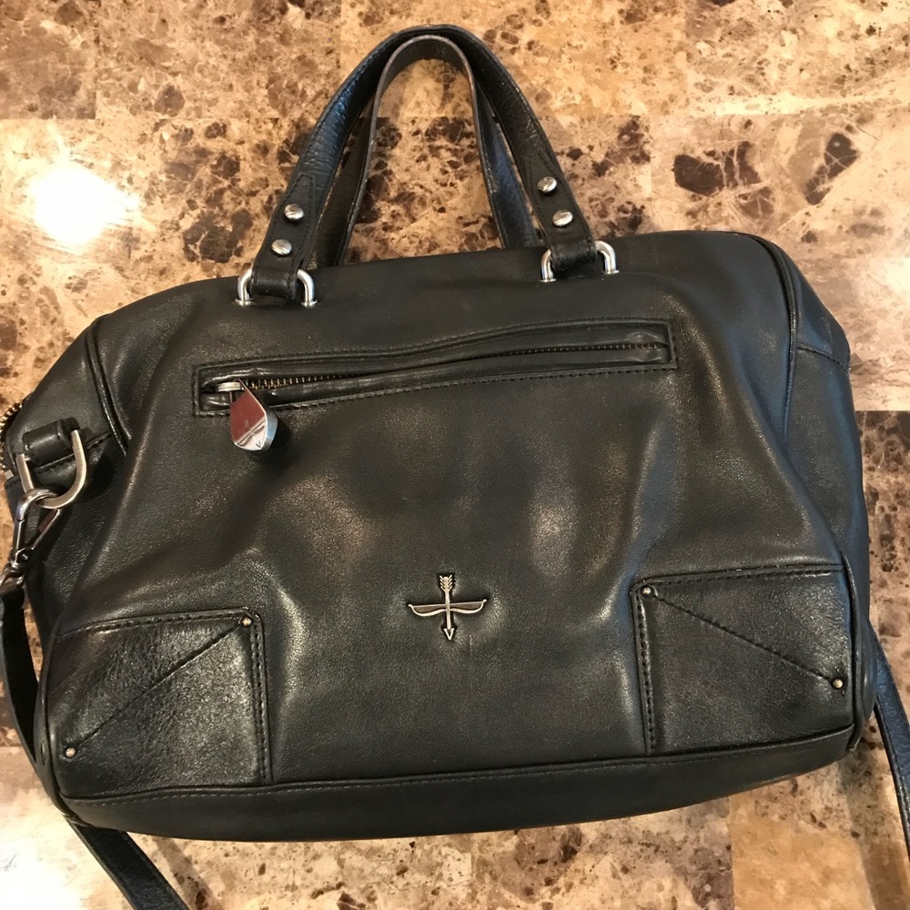 Pour La Victoire black leather tote